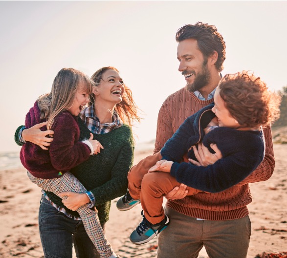 Couple on vacation after getting a Personal Loan.