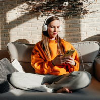 woman-listening-to-audiobook